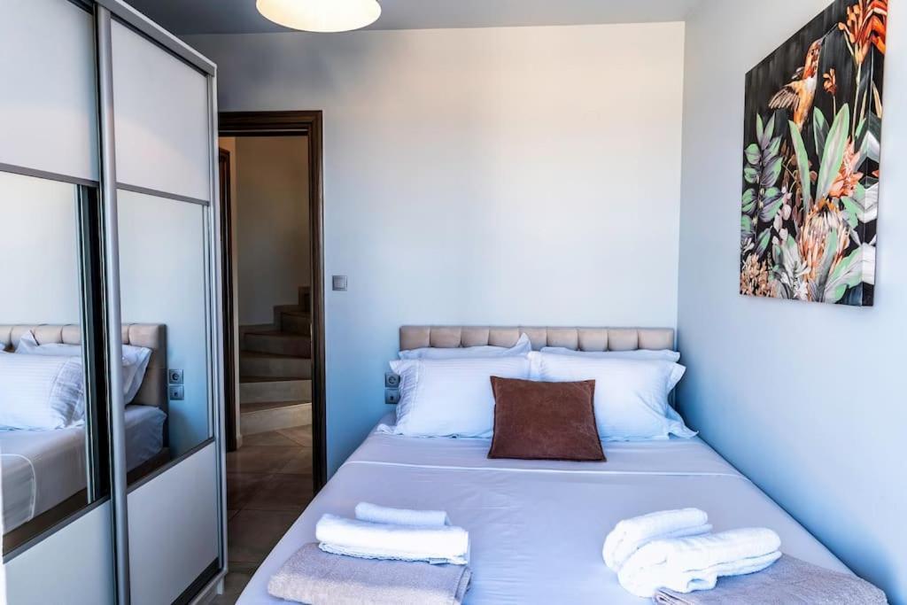 Zefyros Suite , Seafront Retreat ! Panormos  Bagian luar foto