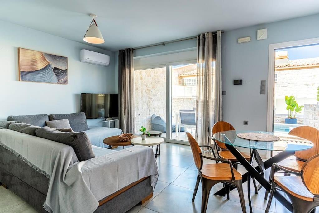 Zefyros Suite , Seafront Retreat ! Panormos  Bagian luar foto
